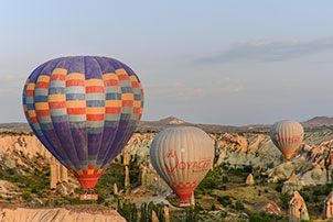 stock-photo-ballons-in-cappadocia-165876265